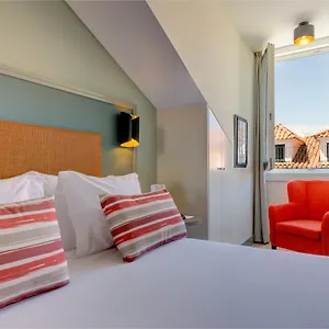 4* מלון Vincci Baixa