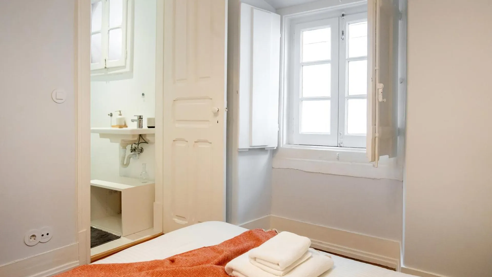 Charming 3-Bedroom Retreat In The Heart Of Lisbon