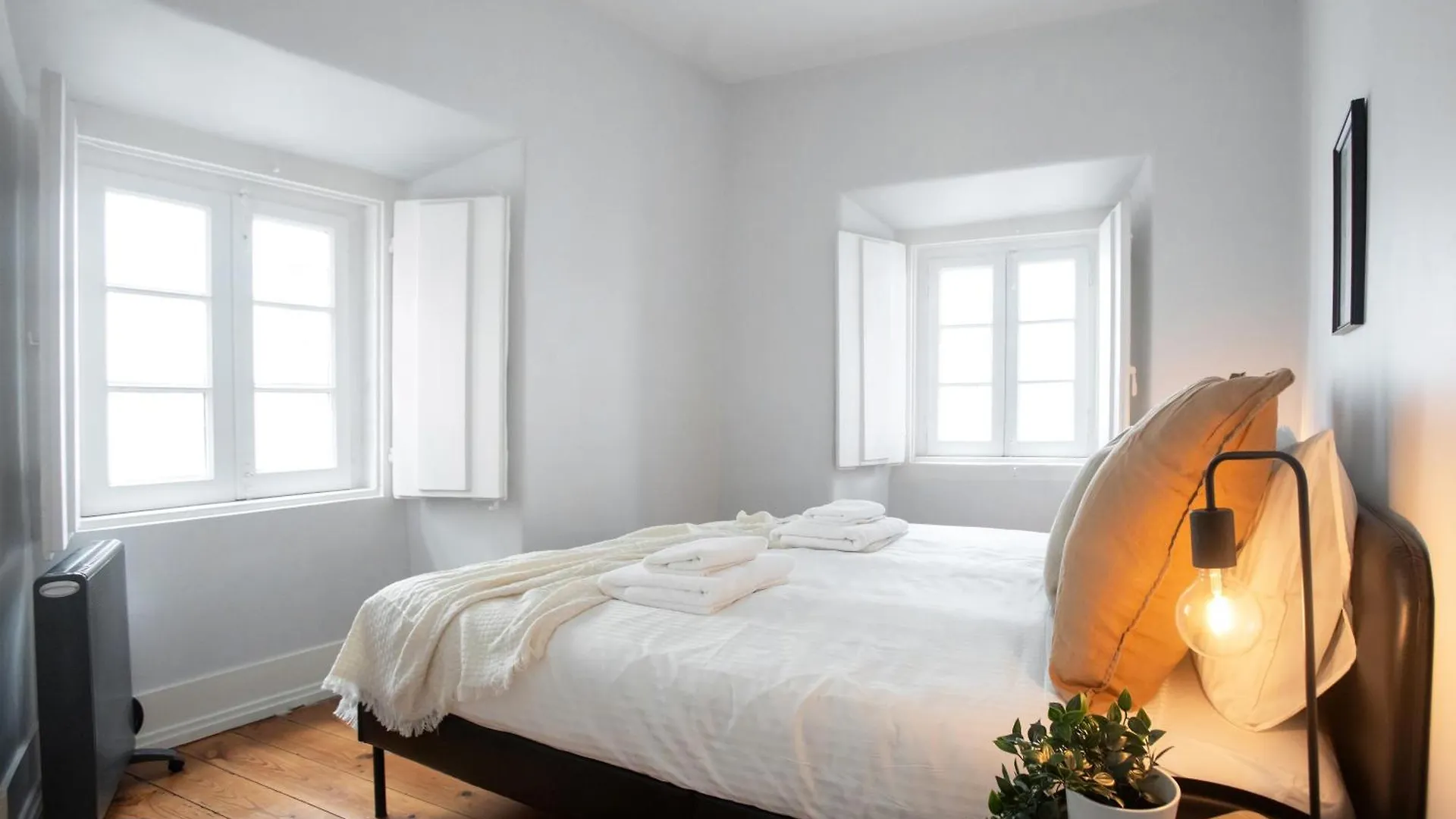 Charming 3-Bedroom Retreat In The Heart Of Lisbon 0*,  Portugal